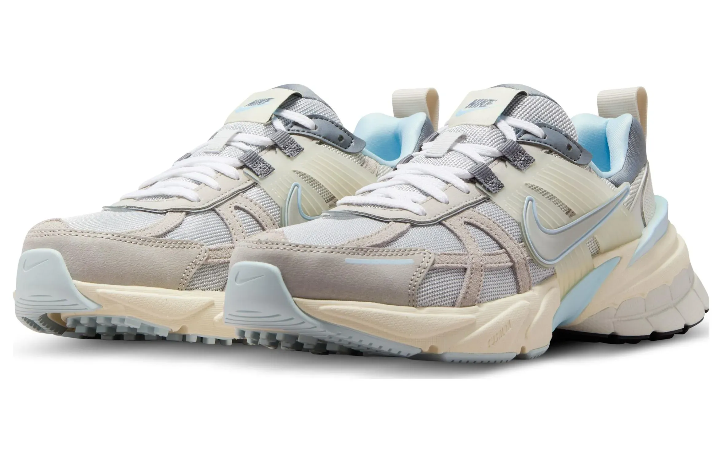 Nike V2K Run Light Bone Metallic Platinum