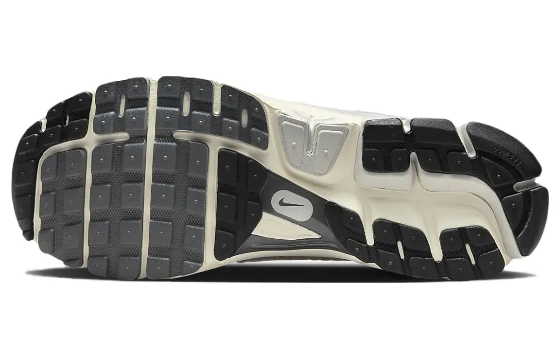 Nike Zoom Vomero 5 Platinum Tint