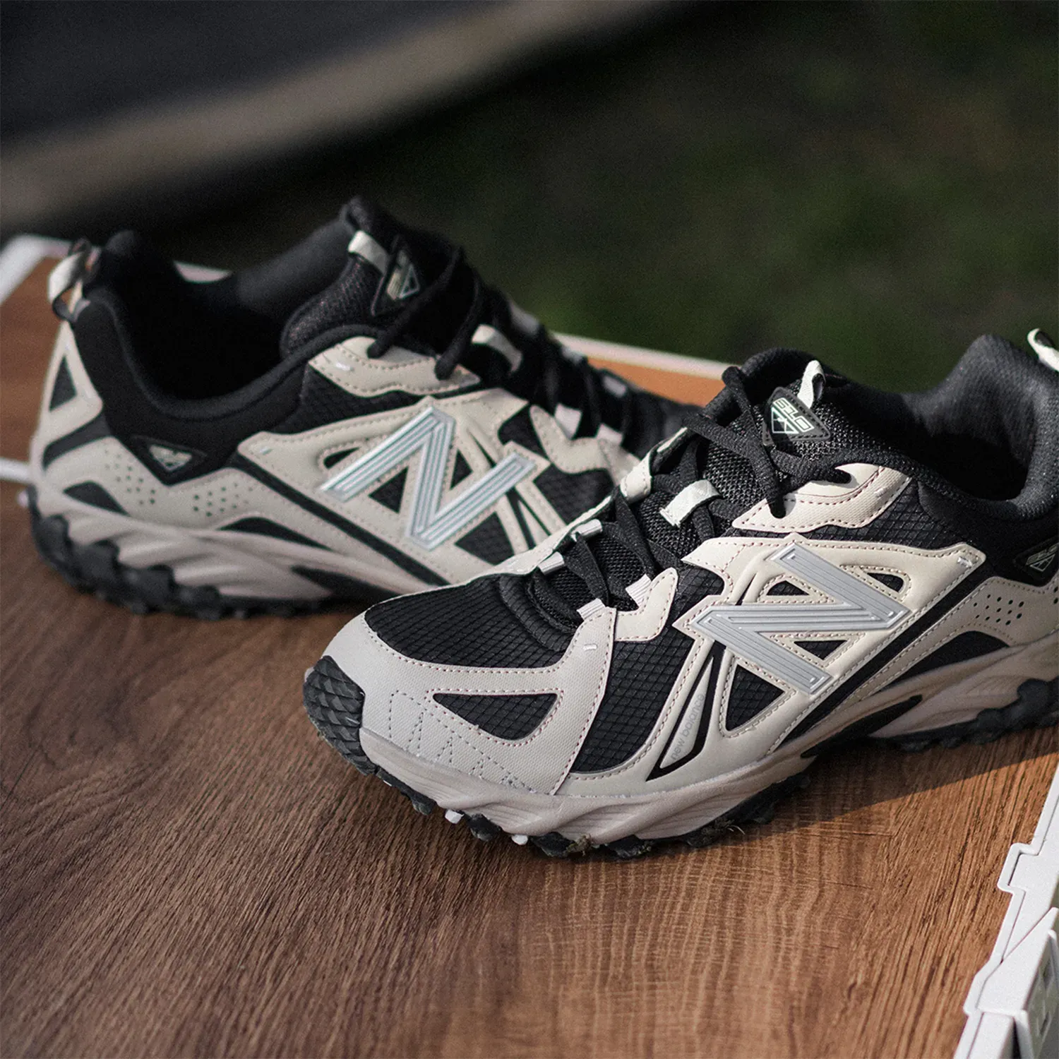 New Balance 610 Incubation Tan Black