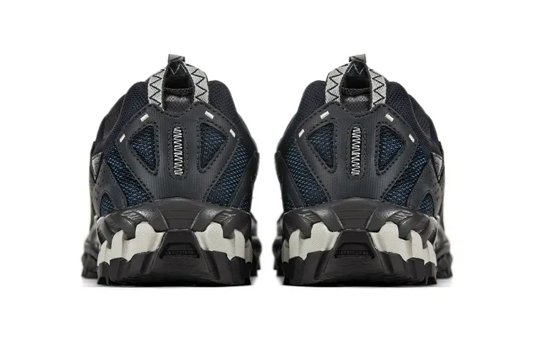 New Balance 610 Black Phantom