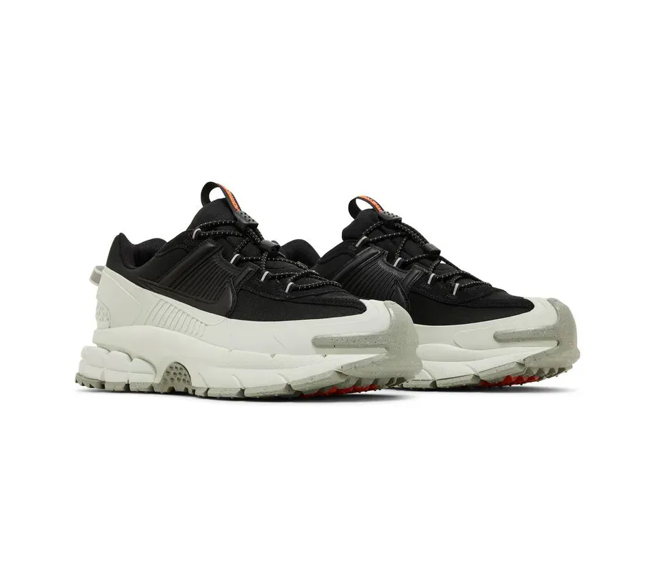 Zoom Vomero Roam 'Black Light Silver'