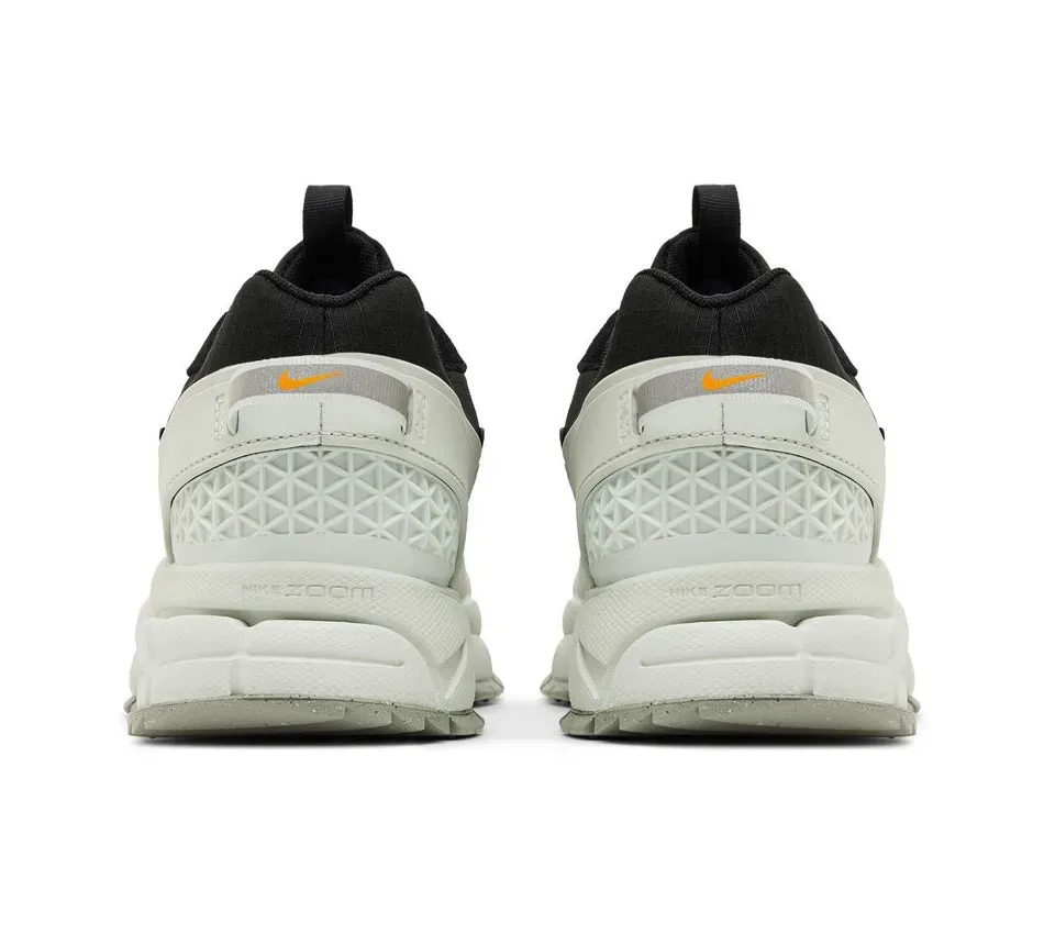 Zoom Vomero Roam 'Black Light Silver'