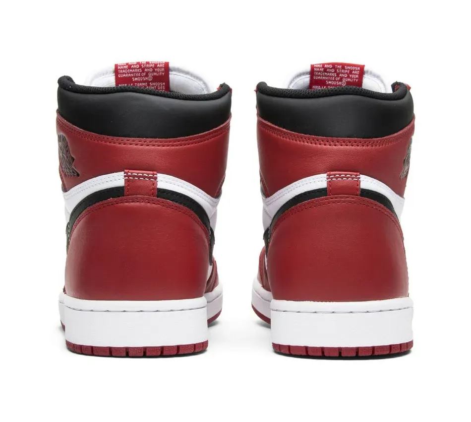 Air Jordan 1 Retro High OG 'Chicago' 2015 