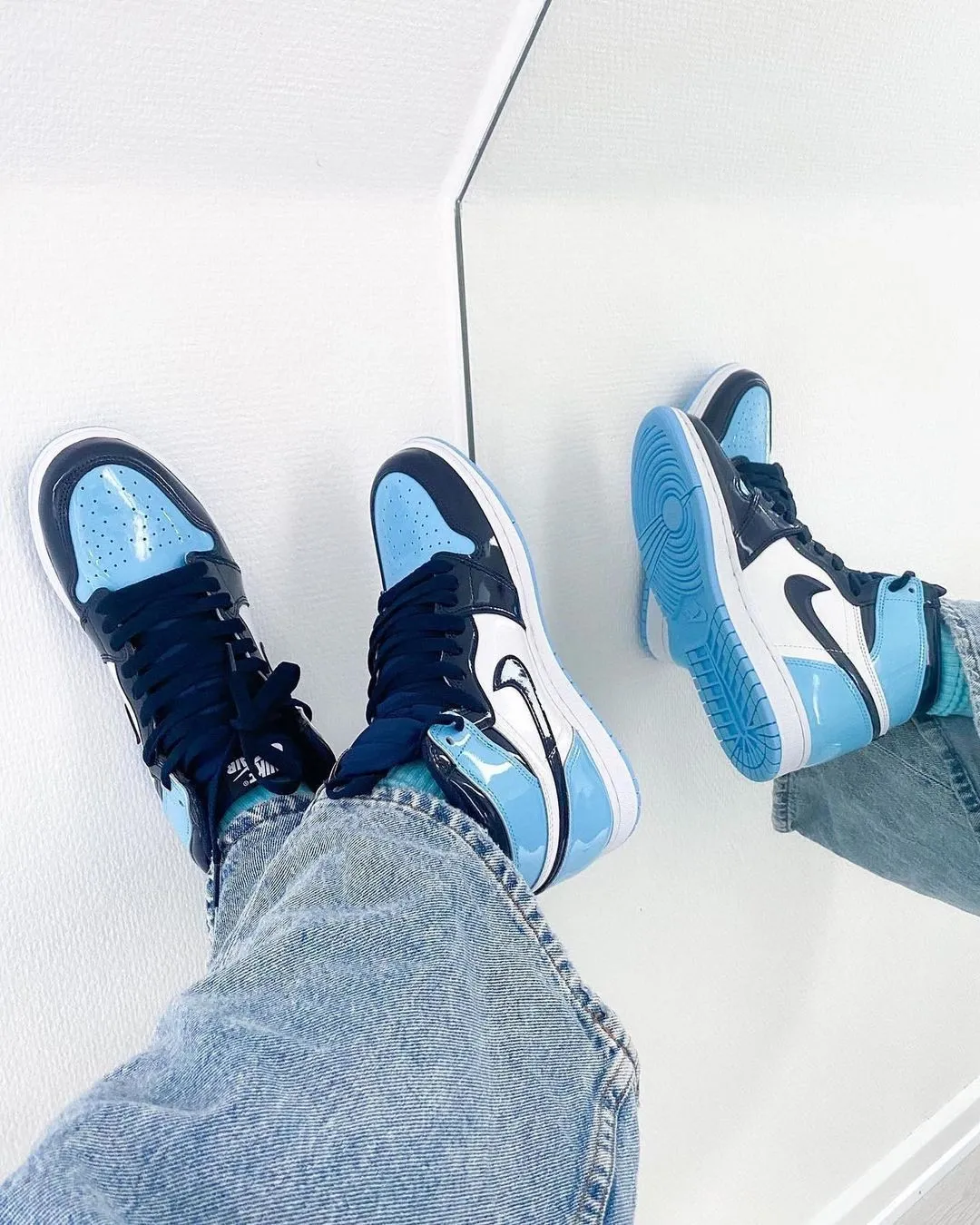 Air Jordan 1 High UNC Patent фото