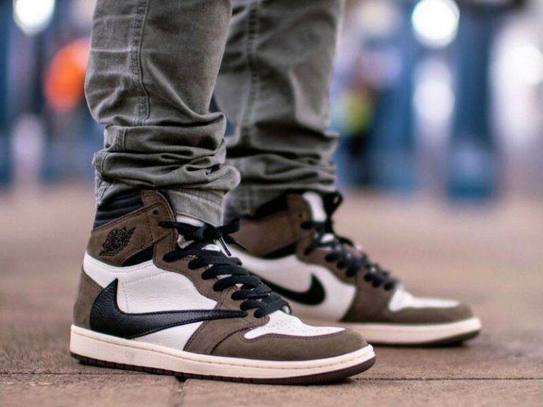 Air Jordan 1 High Travis Scott 1 High 'Dark Mocha' (2019) фото