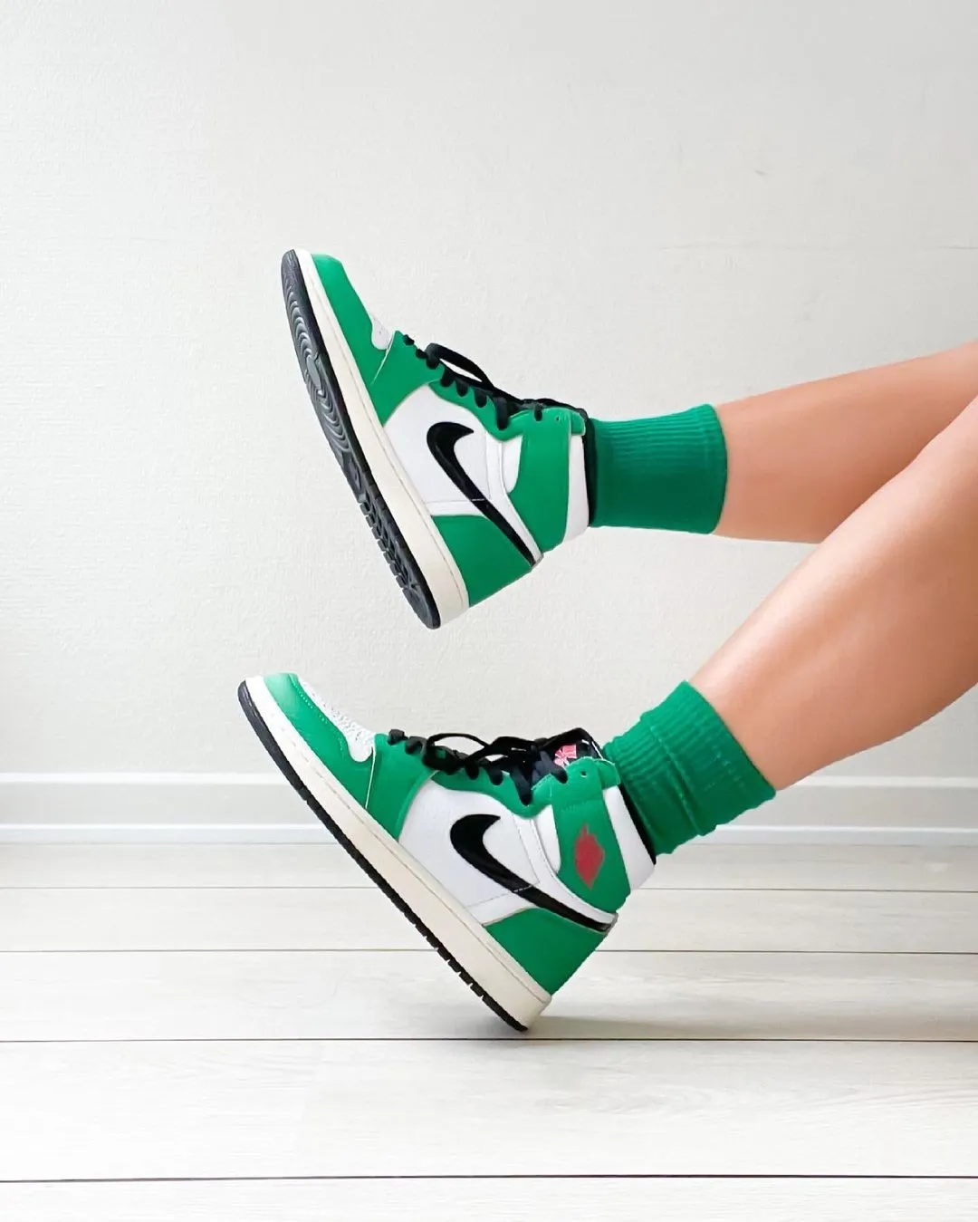 Air Jordan 1 High WMNS  OG 'Lucky Green' (2020) фото