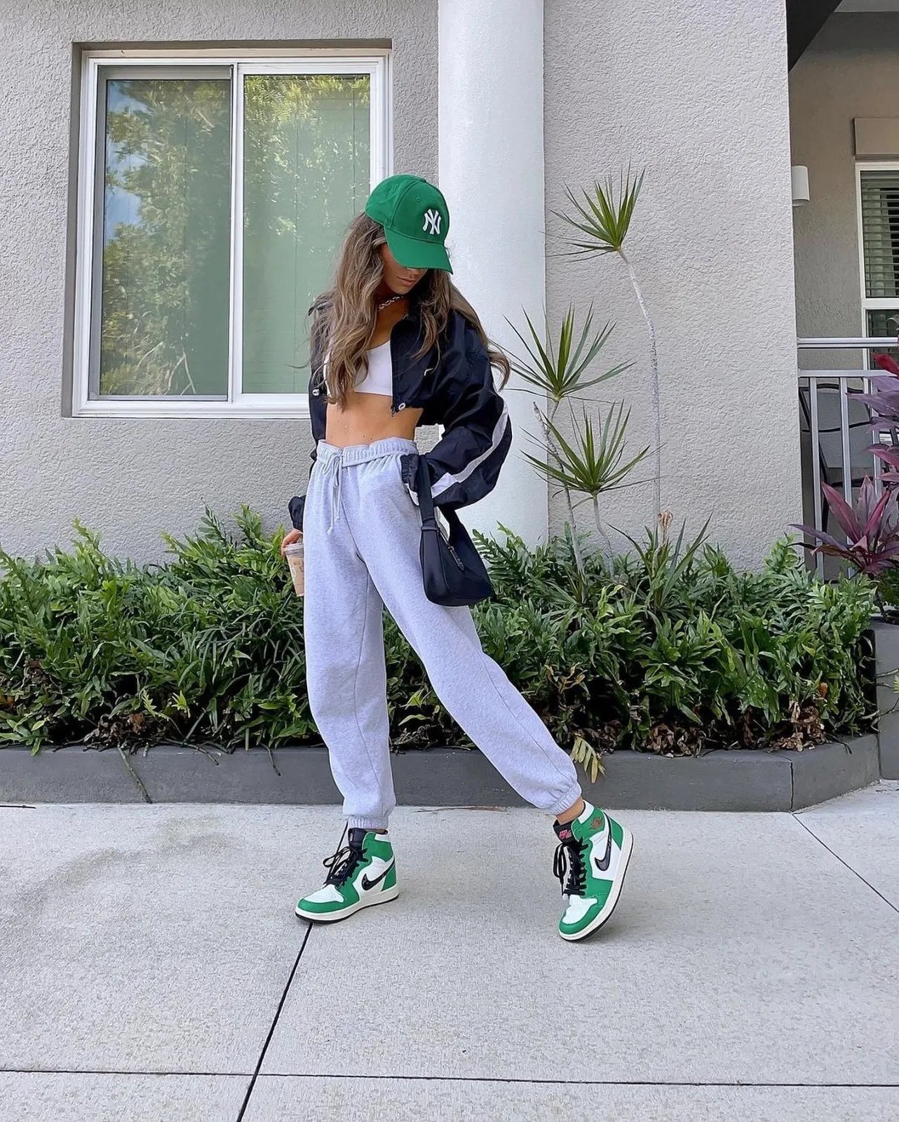 Air Jordan 1 High WMNS  OG 'Lucky Green' (2020) фото