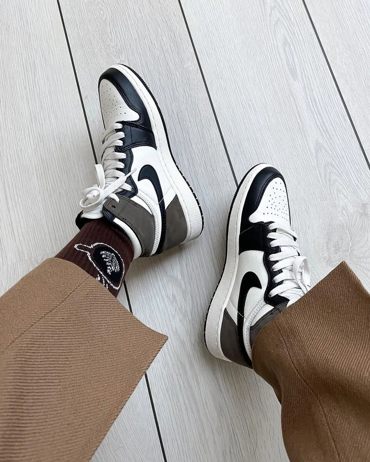 Air Jordan 1 High Dark Mocha фото