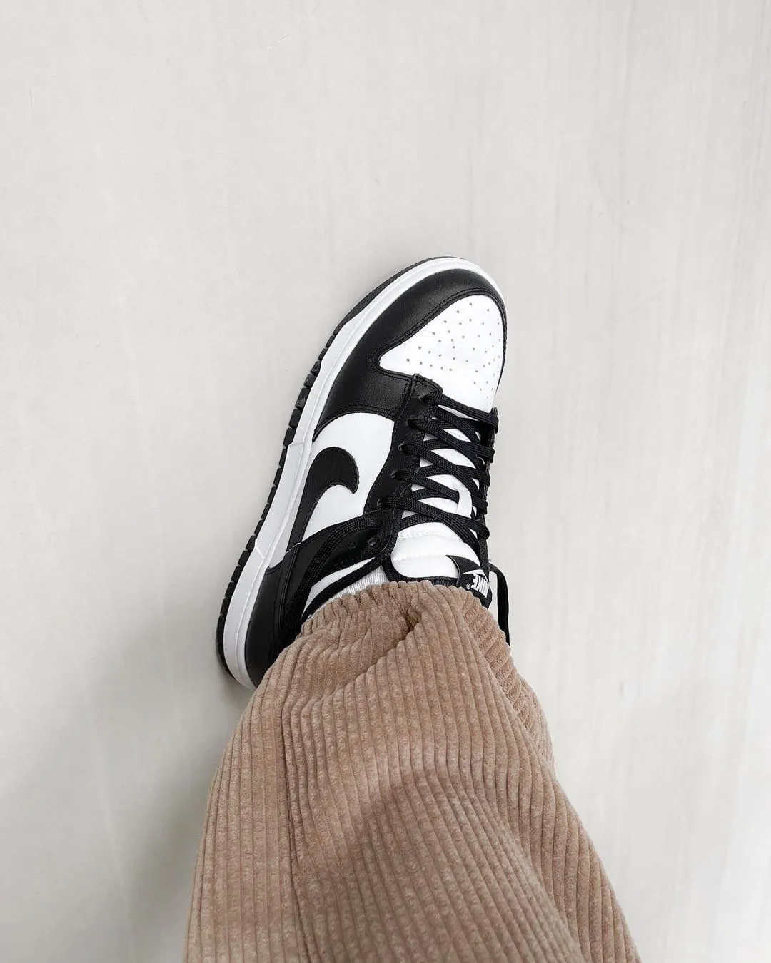 Dunk Low Retro Black White (2021) фото