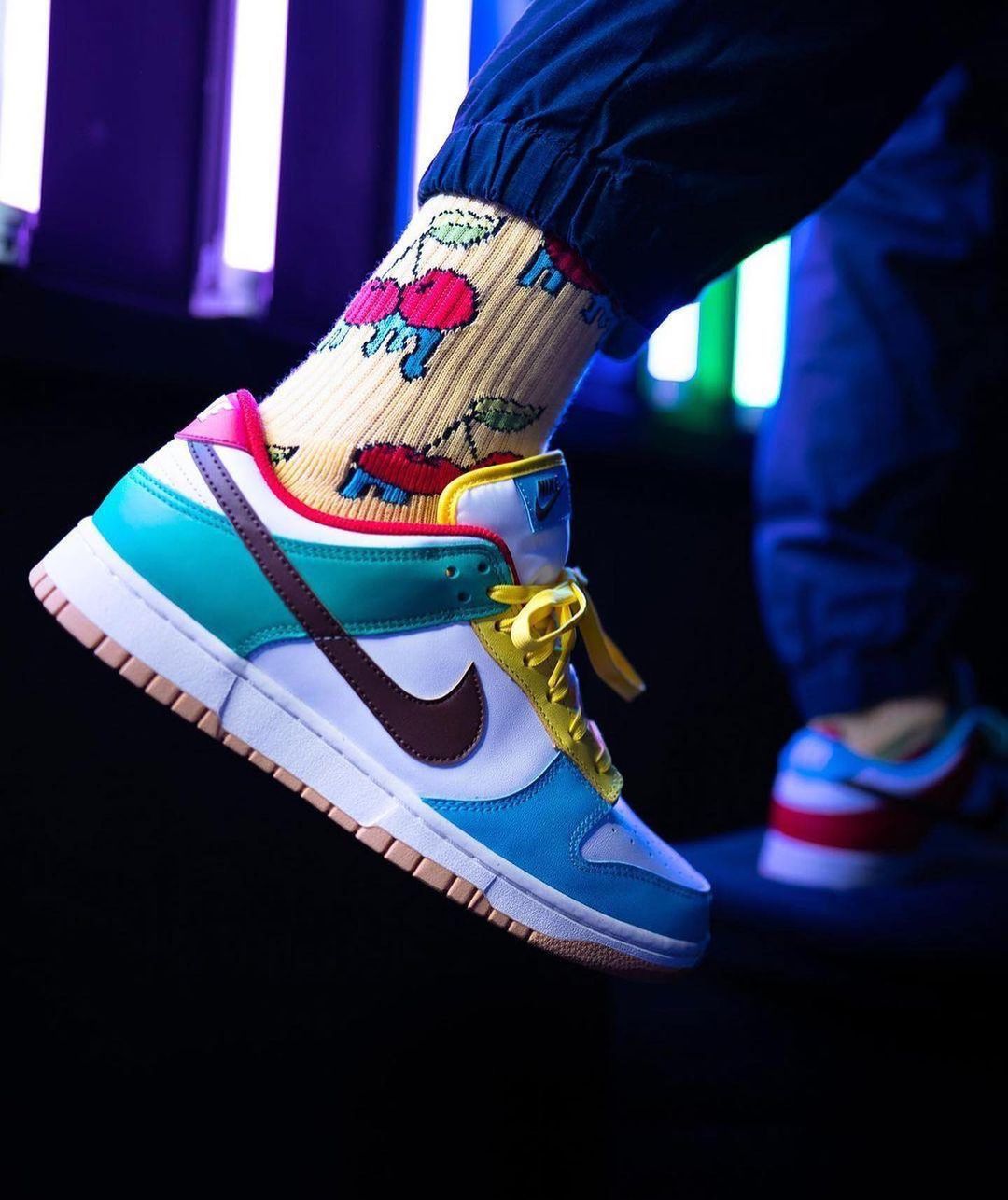 Dunk Low SE Free 99 White фото