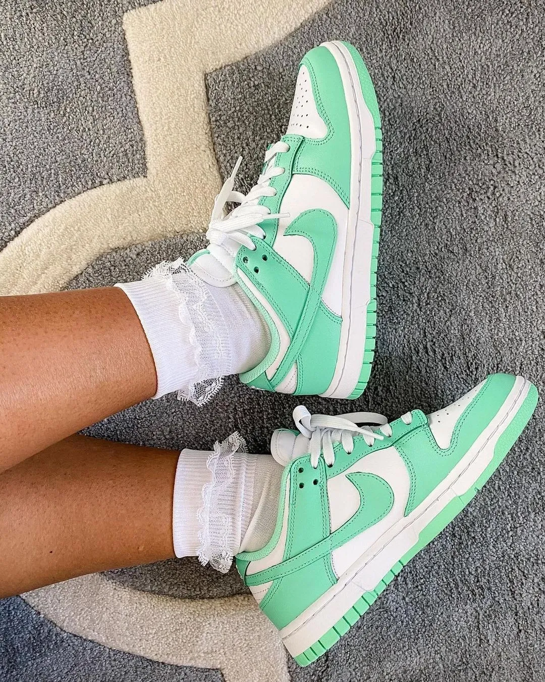 Dunk Low Wmns Green Glow фото