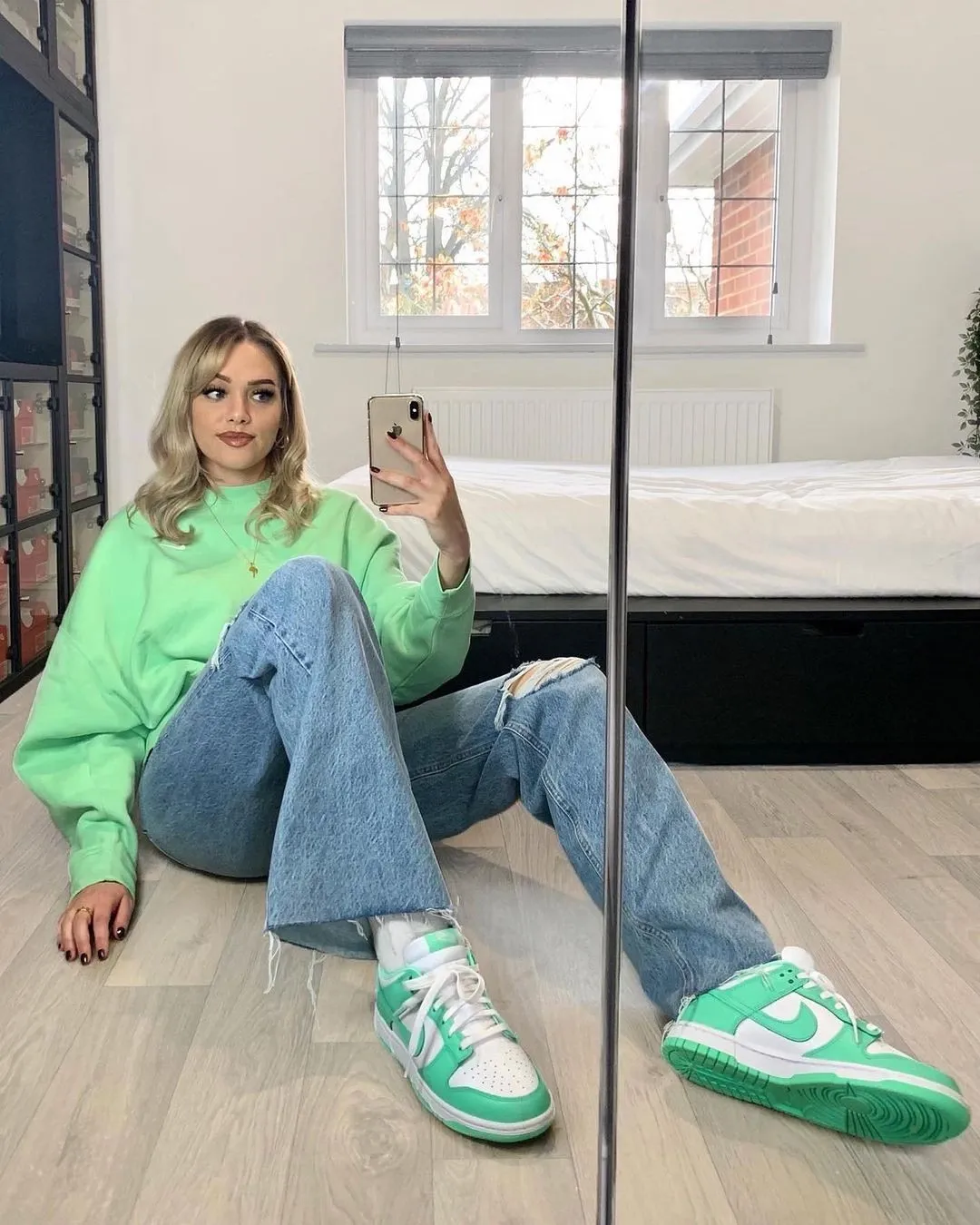 Dunk Low Wmns Green Glow фото