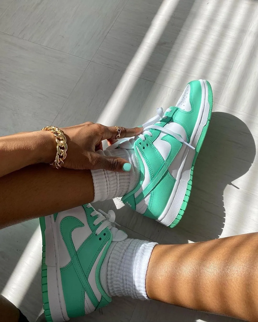 Dunk Low Wmns Green Glow фото