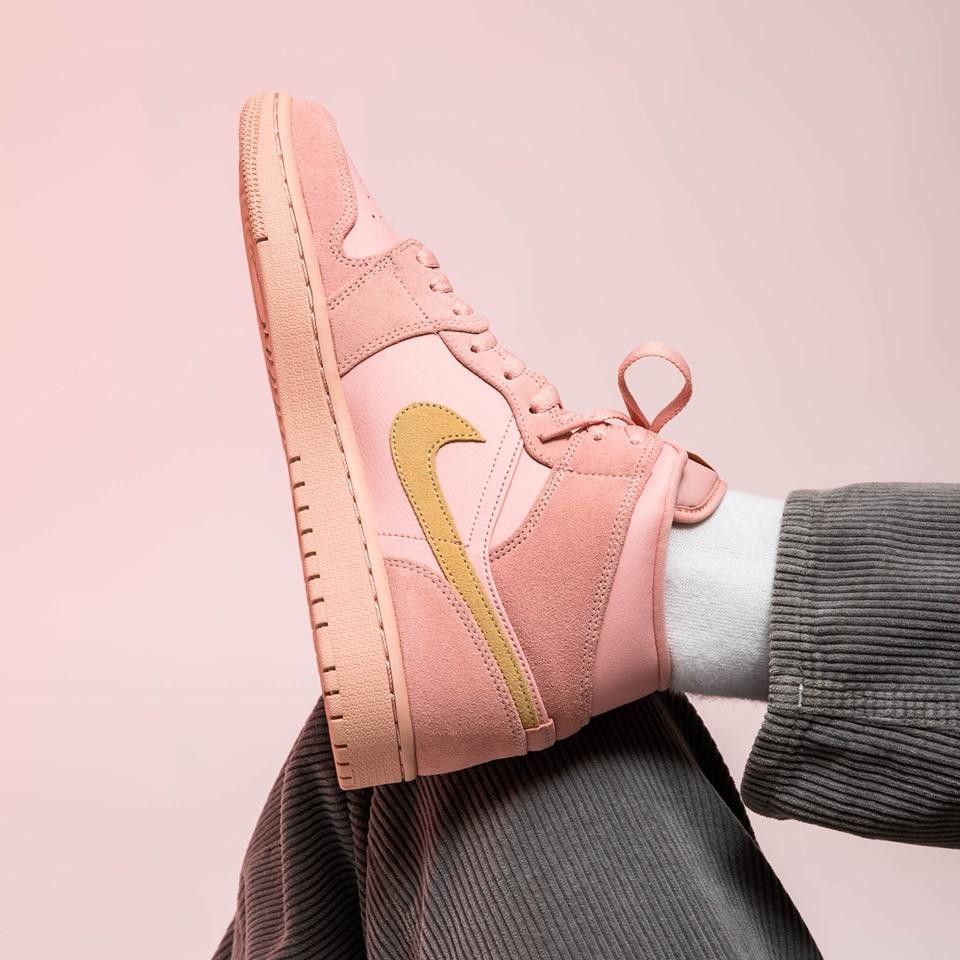 Air Jordan 1 Mid 1 Mid Coral Gold фото