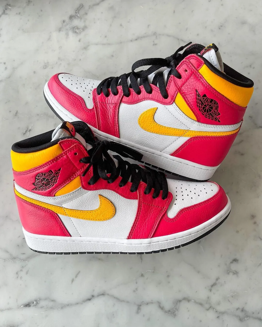 Air Jordan 1 High OG Light Fusion Red фото