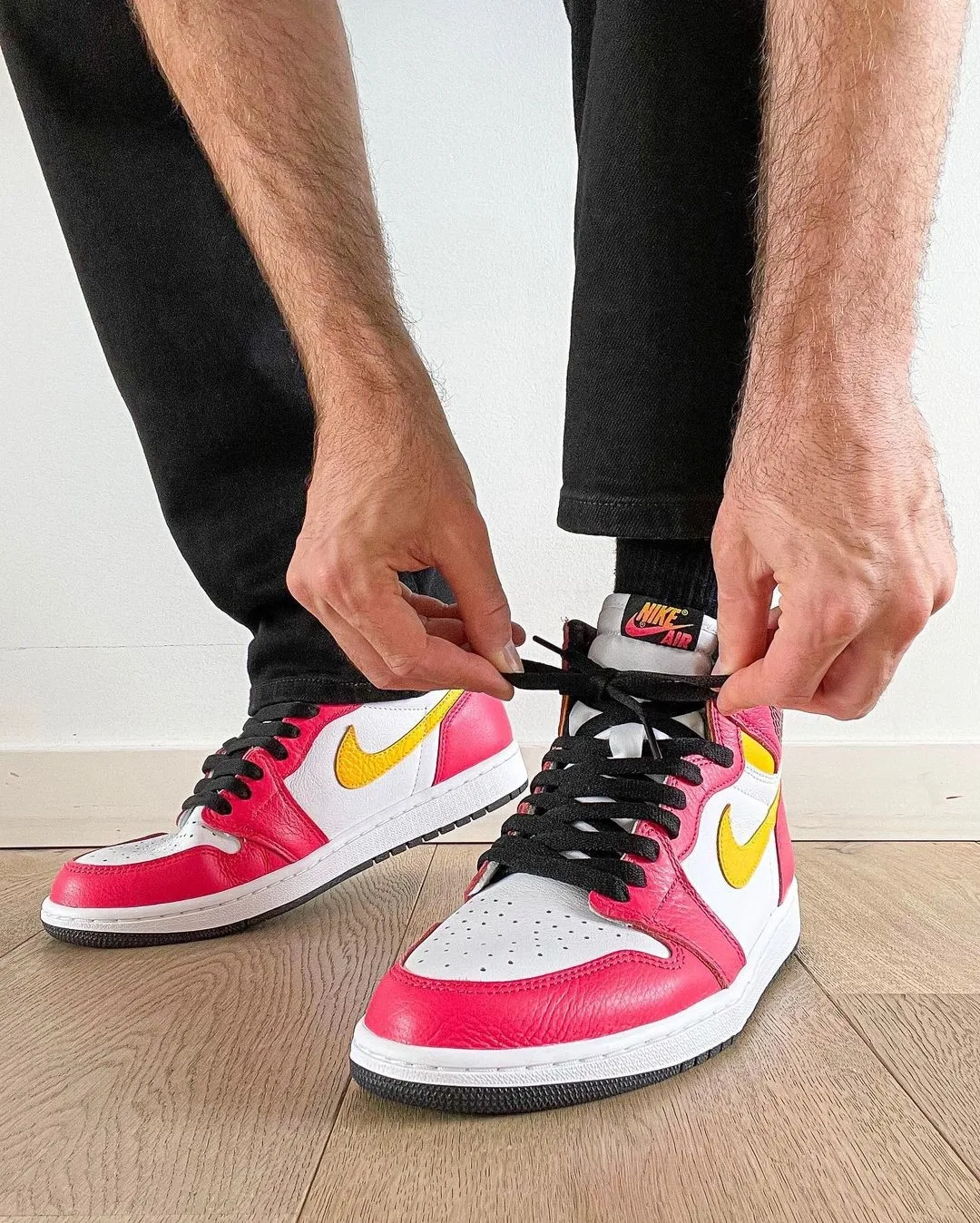 Air Jordan 1 High OG Light Fusion Red фото
