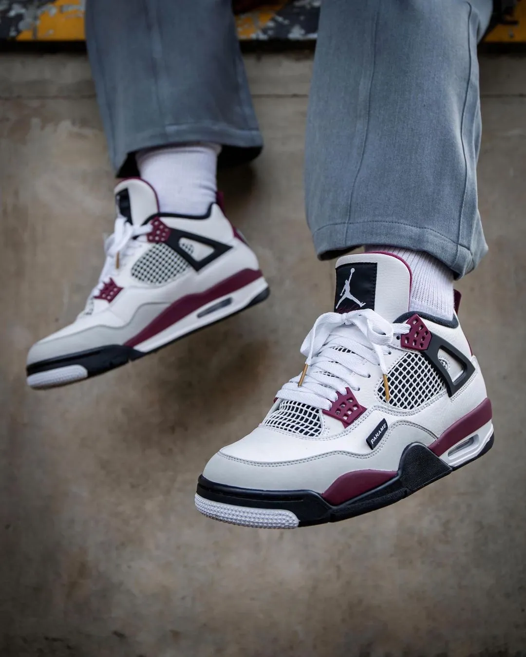 Air Jordan 4 Paris Saint Germain x Air Jordan Bordeaux фото