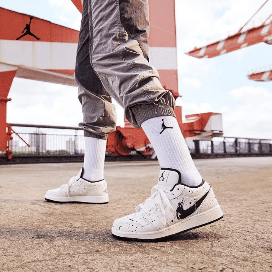 Air Jordan 1 Low SE (GS) Paint Splatter фото