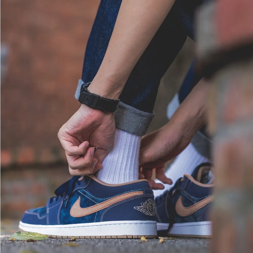 Air Jordan 1 Low 1 Low SE Denim фото
