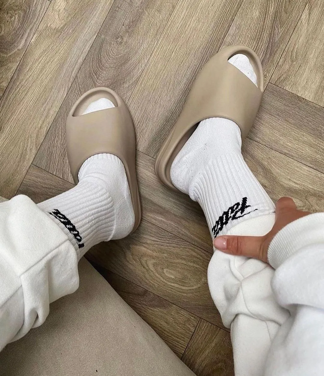 Yeezy Slide Pure фото
