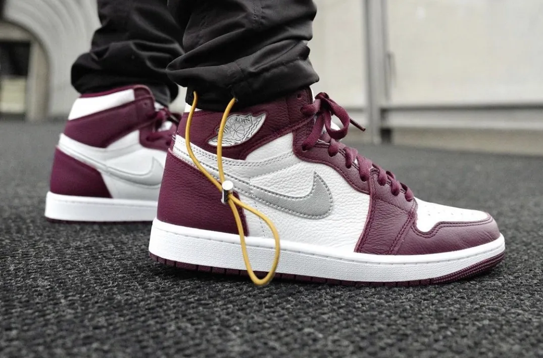 Air Jordan 1 High OG Bordeaux фото