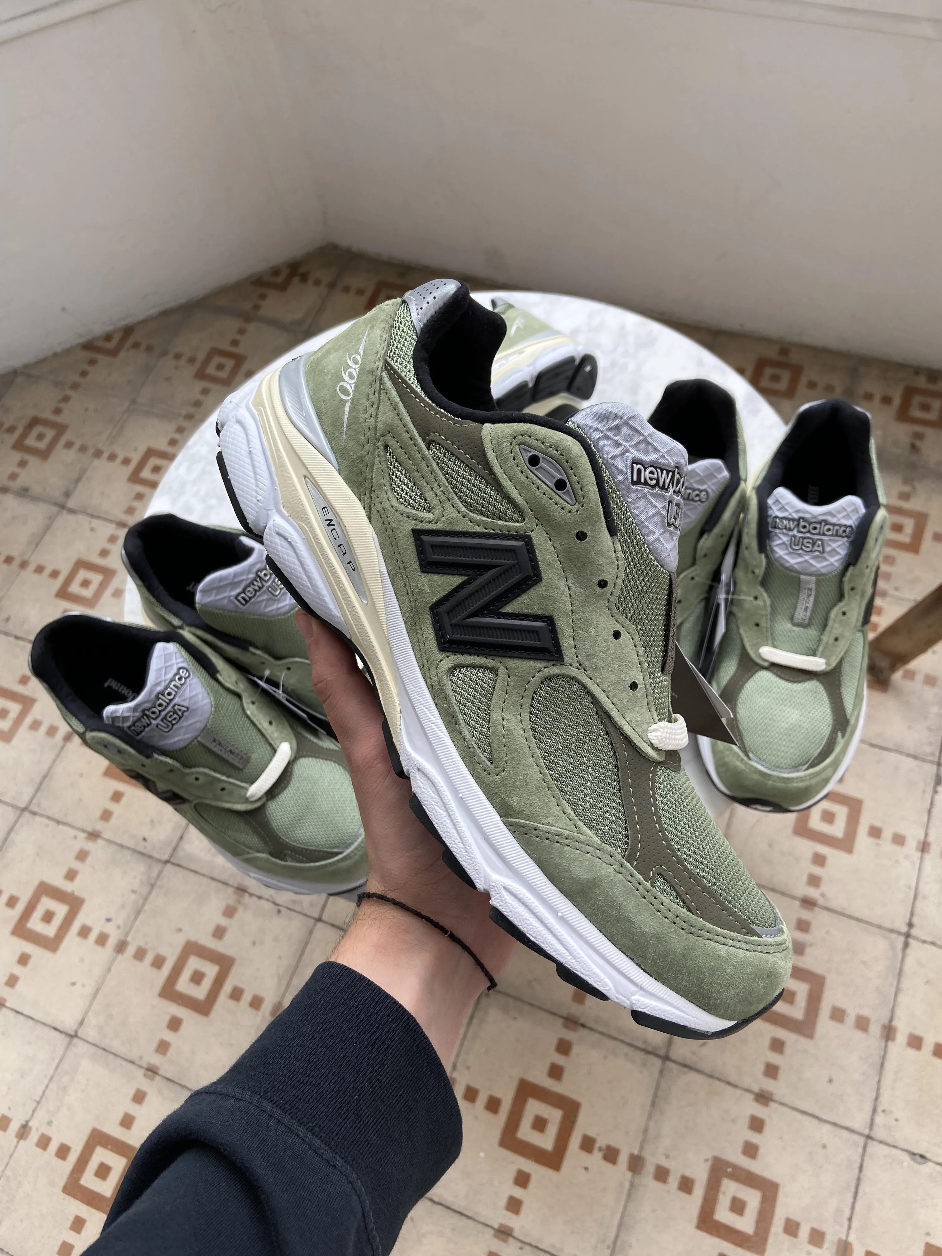 990 JJJJound x 990 V3 Olive фото