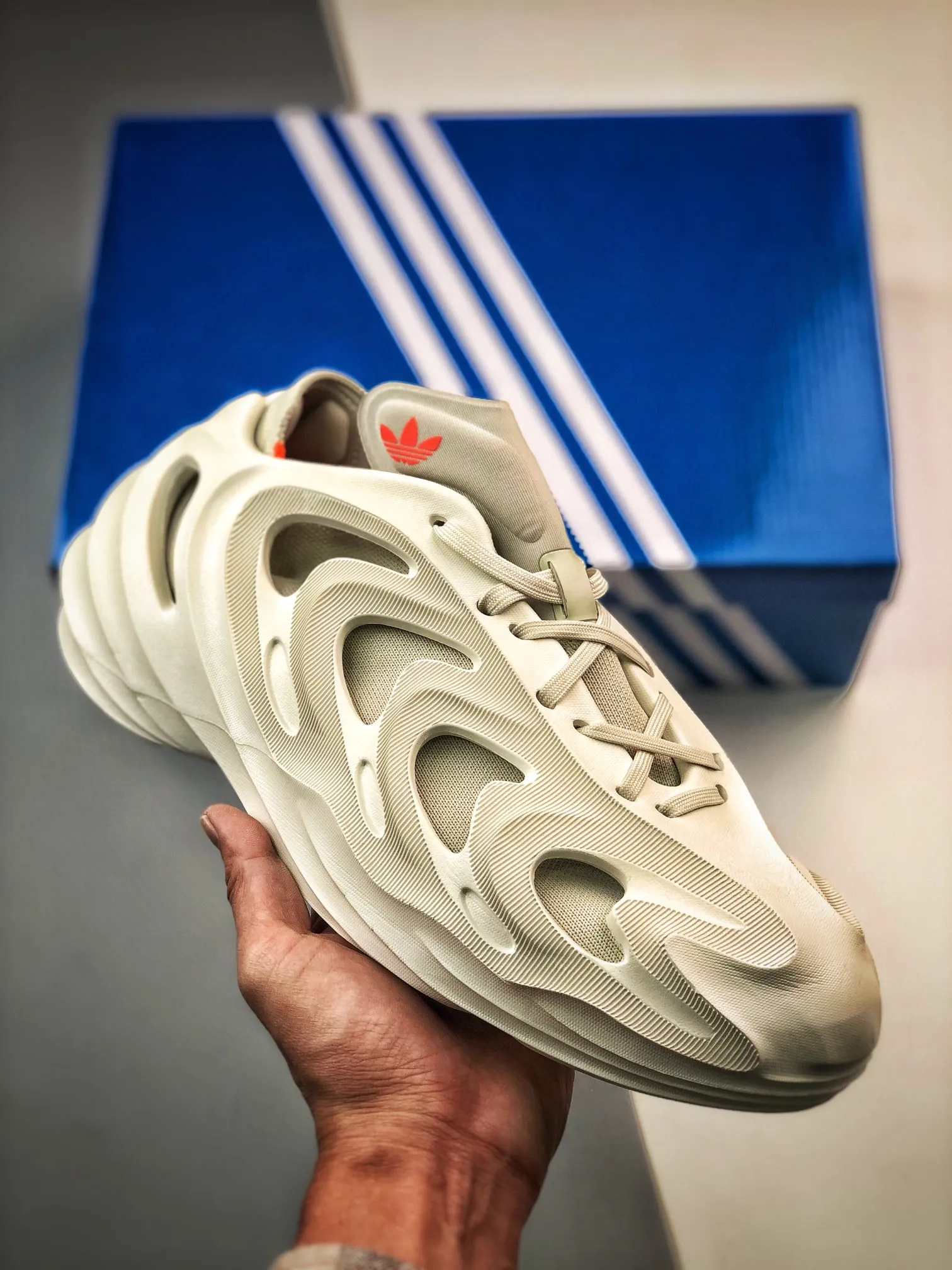 AdiFOM Q Off-White фото