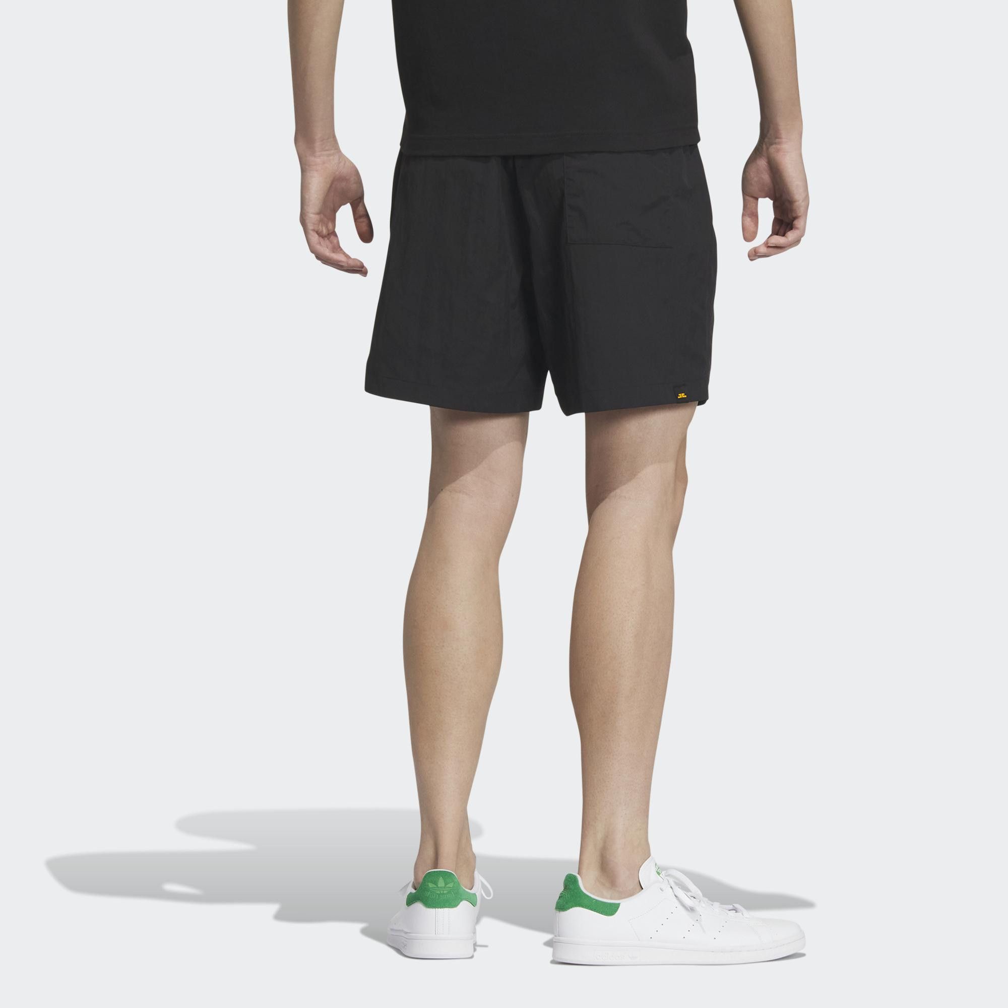Monkey Kingdom Shorts Black фото