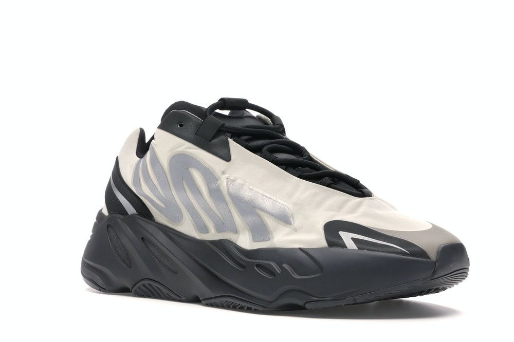 Yeezy Boost 700 MNVN Yeezy Boost 700 MNVN 'Bone' (2020) фото