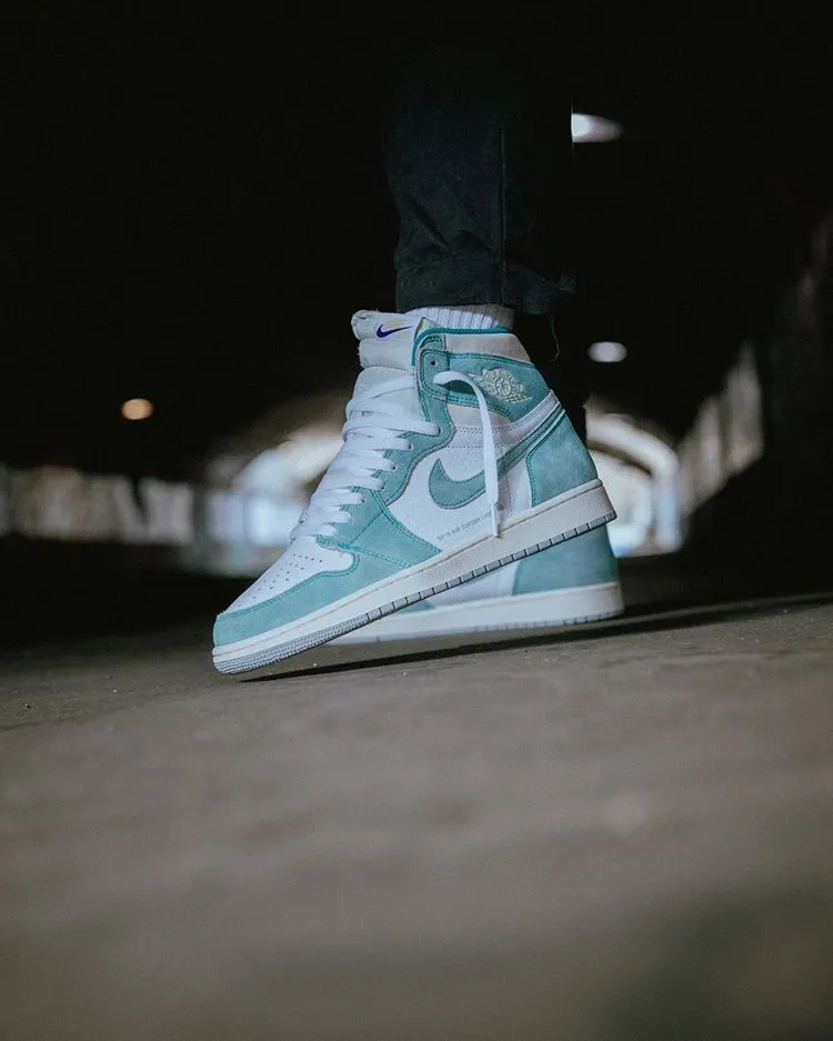 Air Jordan 1 High OG 'Flight Nostalgia' Turbo Green (2019) фото