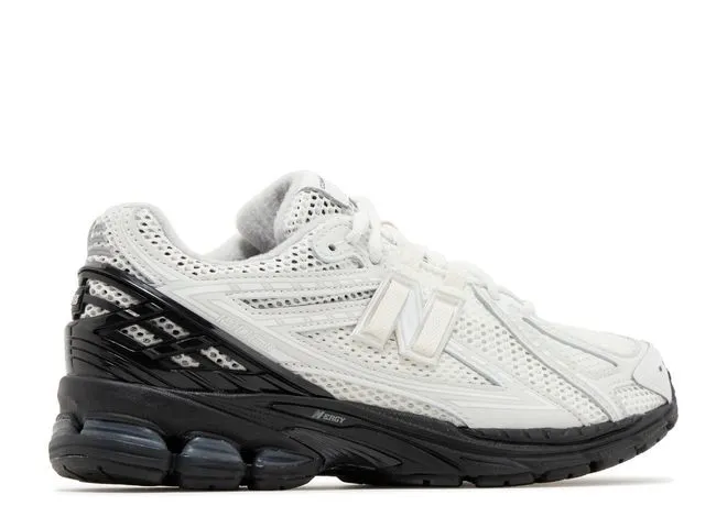 1906R X Comme Des Garcons Homme  White Black фото