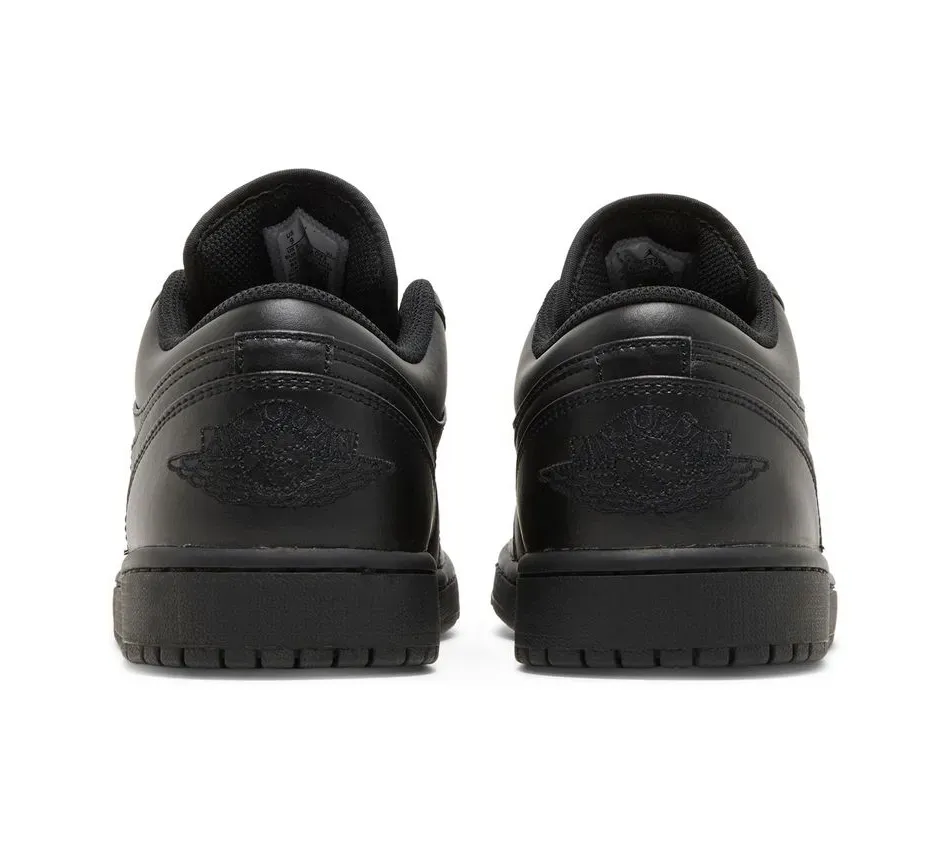 Air Jordan 1 Low 1 Low "Triple Black" sneakers фото