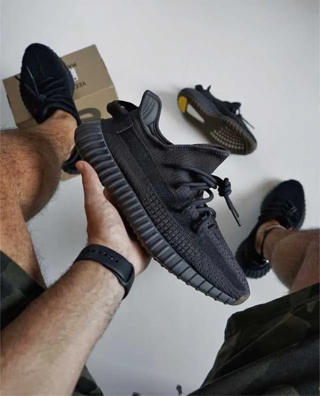 Yeezy Boost 350 V2 Cinder (2020) фото