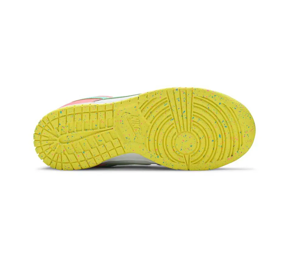 Dunk Low Wmns  SE Candy фото