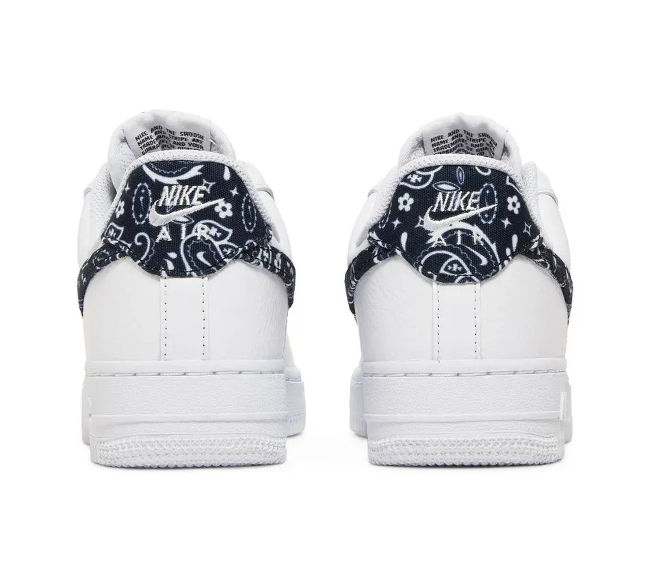 Essentials Black Paisley