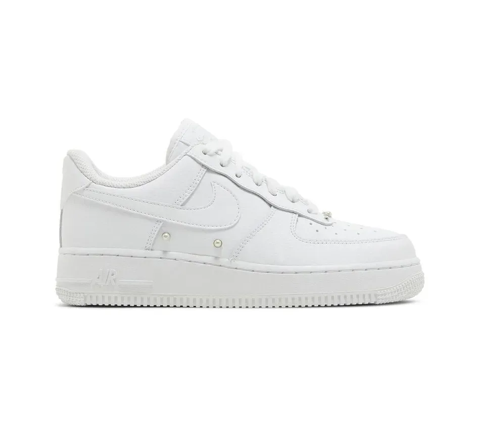 Air Force 1 Low 07 SE Pearl White фото