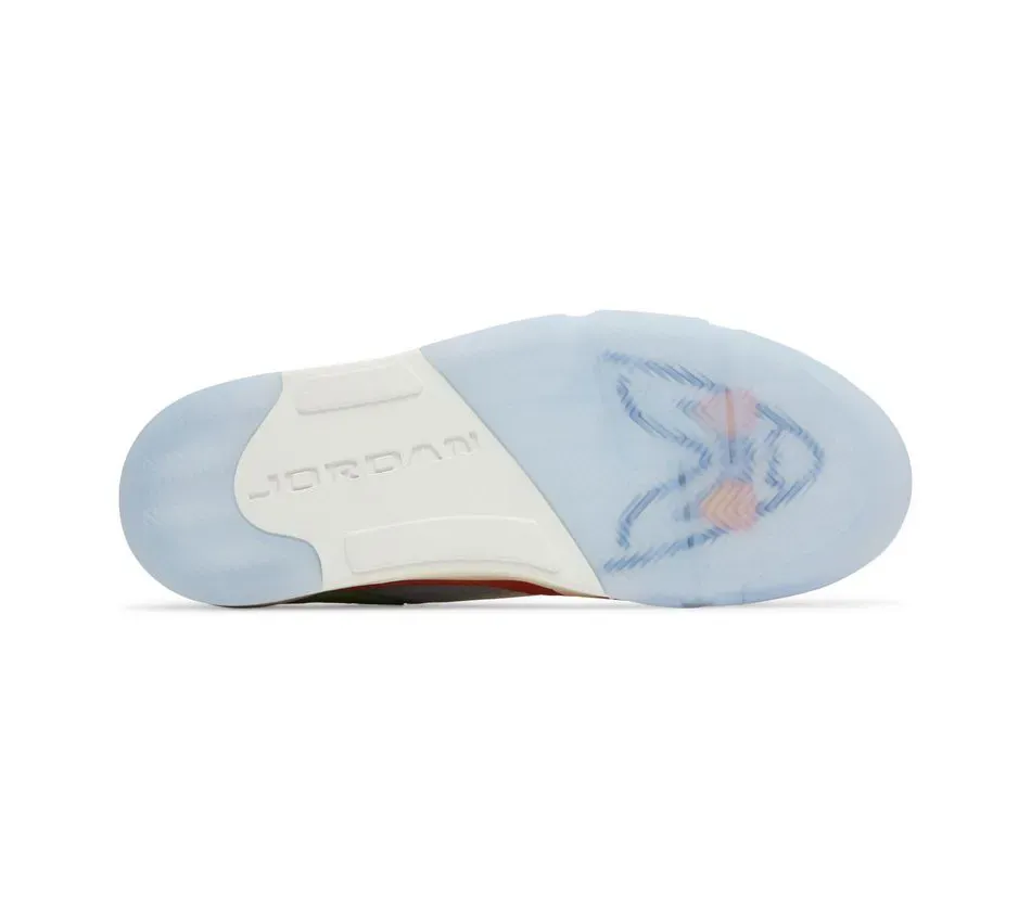 5 Retro Low Doernbecher 2022 фото