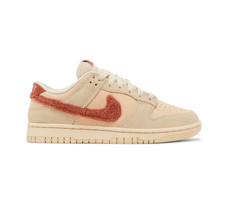 Dunk Low Terry Swoosh фото