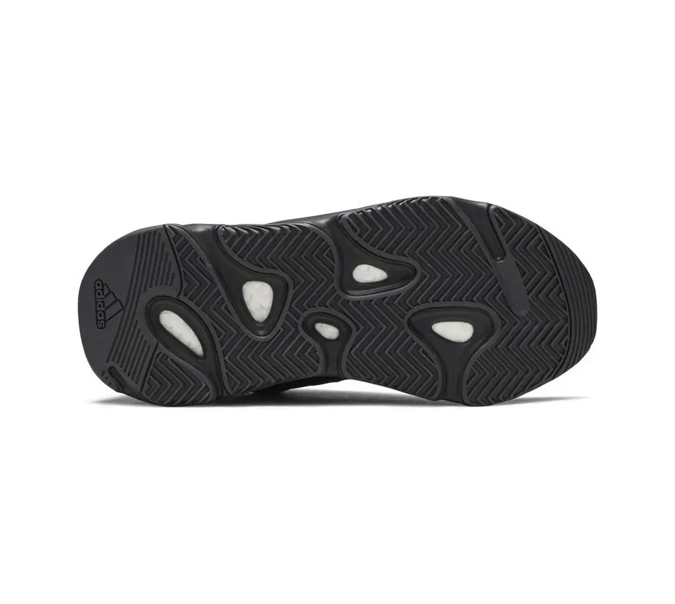 Yeezy Boost 700 MNVN Yeezy Boost 700 MNVN Triple Black (2020) фото