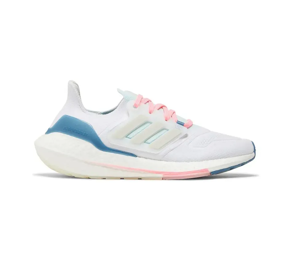 Низкие кроссовки Adidas Ultra Boost 22 White Almost Blue (Белый) Женские