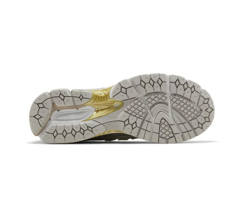 1906R X Kith White фото