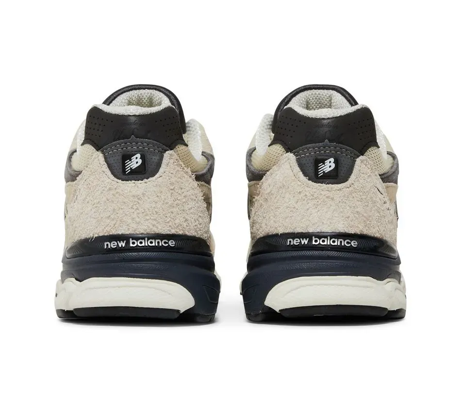 990 Teddy Santis x 990 V3 Moonbeam фото