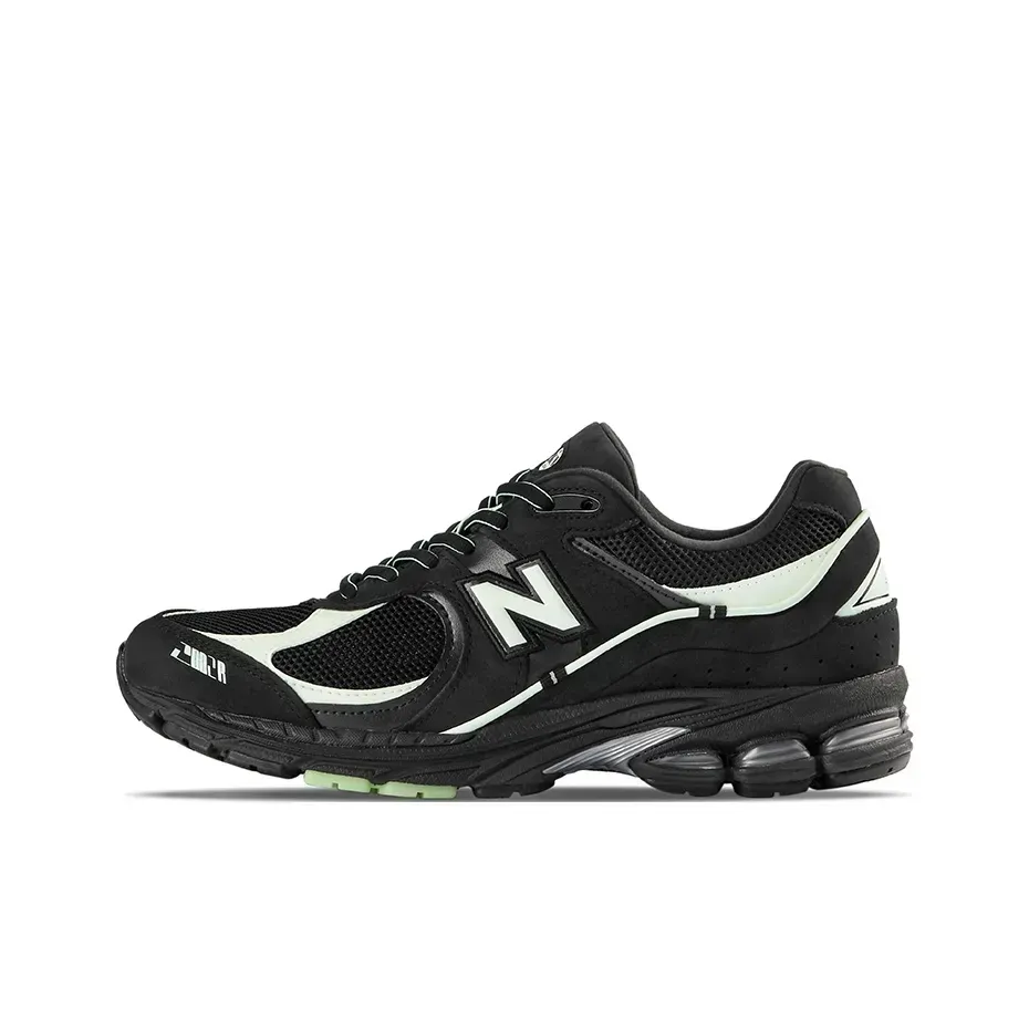 New Balance RANDOMEVENT X UNIK x New Balance NB 2002R Low Топ Черные