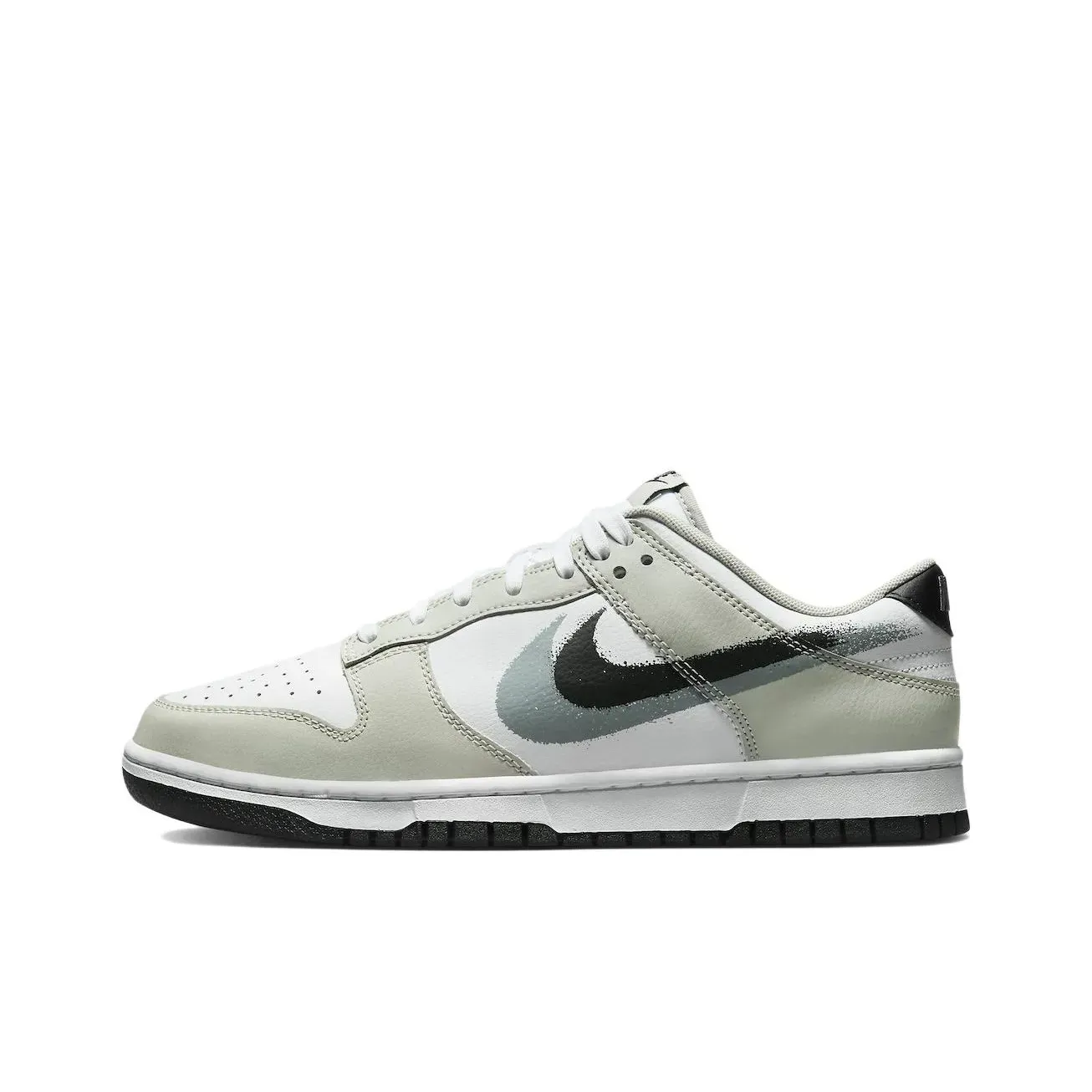 Nike Dunk Low Top Skateboard Sneakers White