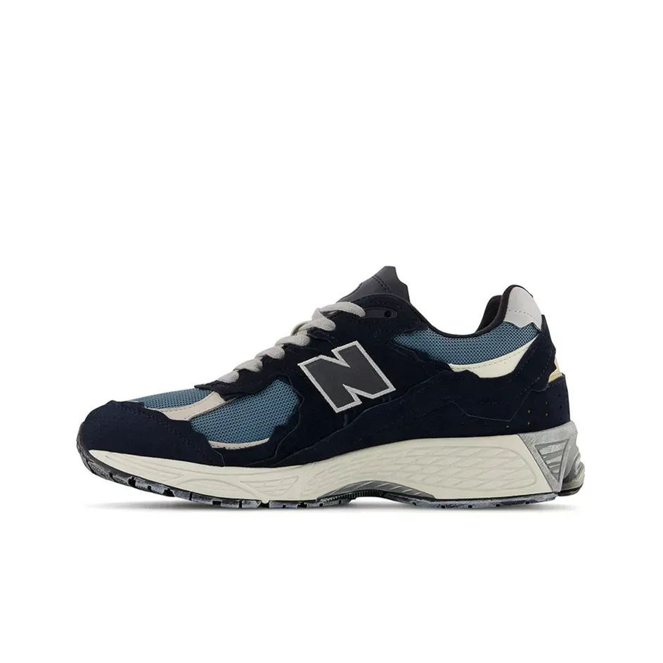 New Balance NB 2002R Support Low Top Trail Dark Navy