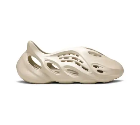 Yeezy Foam Runner Sand фото